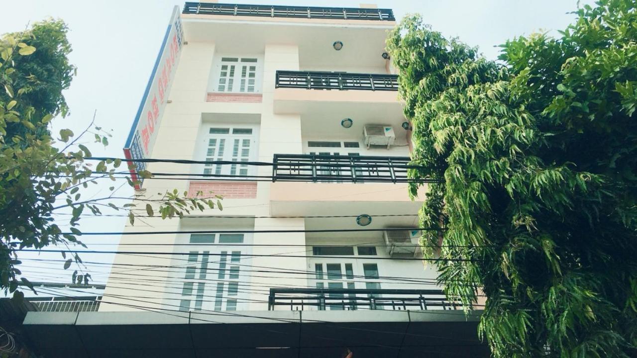 Готель Nha Nghi Hoang Hoa Буонметхуот Екстер'єр фото